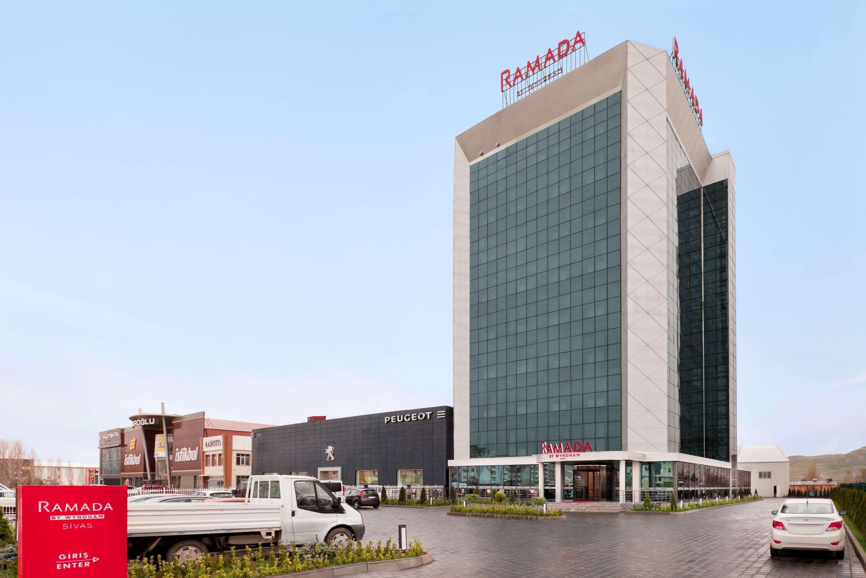 Ramada By Wyndham Sivas Hotell Exteriör bild