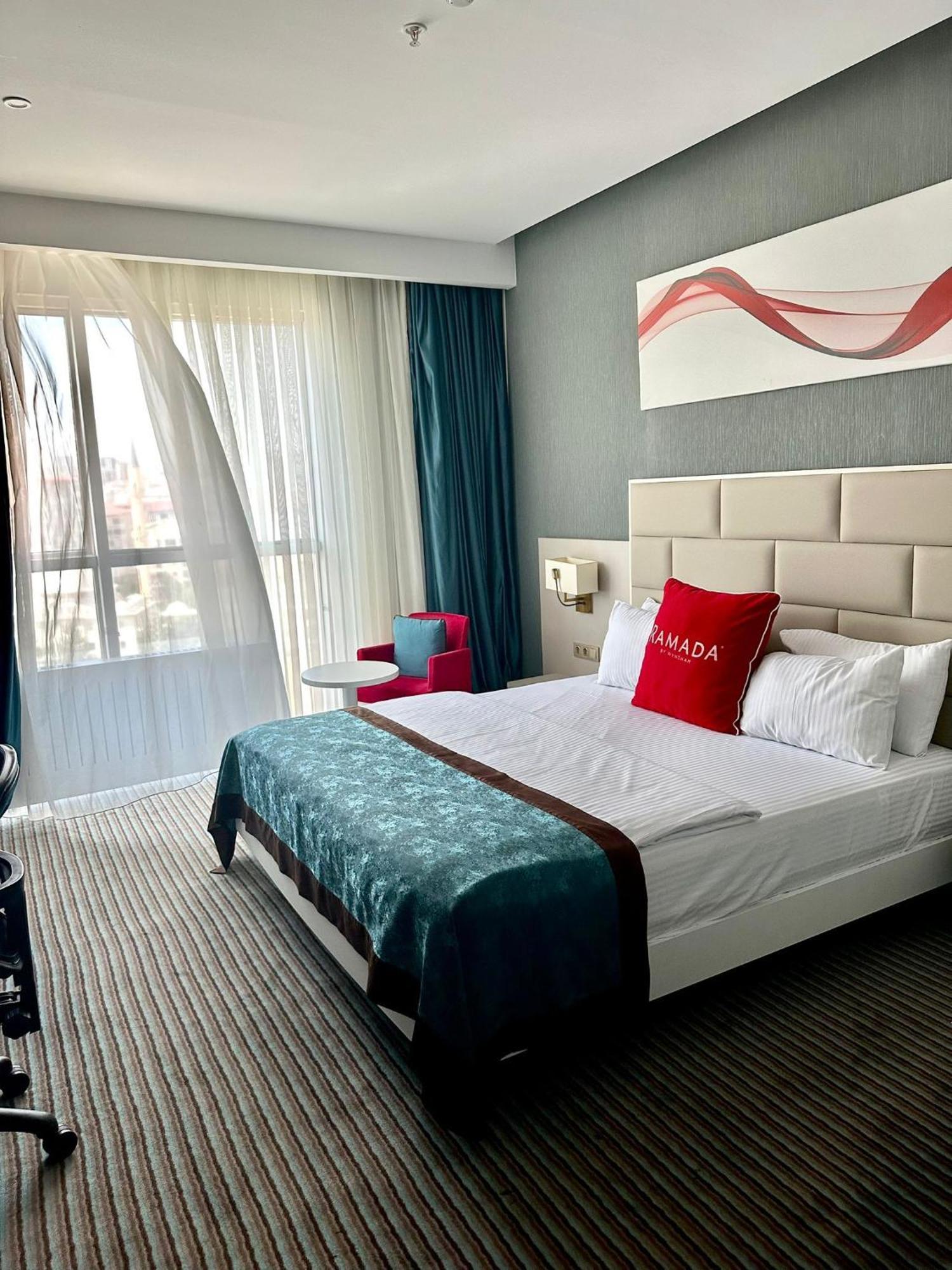 Ramada By Wyndham Sivas Hotell Exteriör bild