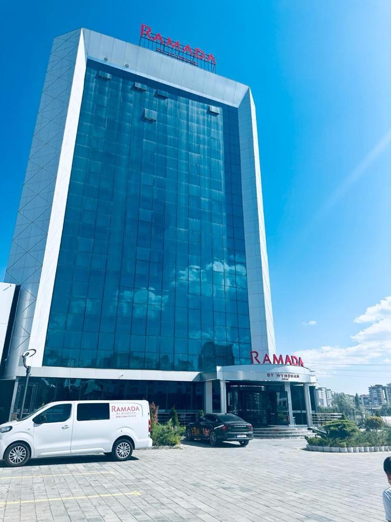 Ramada By Wyndham Sivas Hotell Exteriör bild